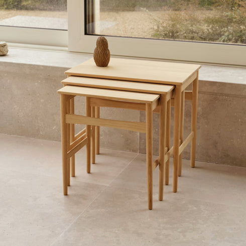 【名作と暮らす、そのはじまりに。】CH004 Nesting Tables オーク材 オイル仕上げ  Carl Hansen&Son カール・ハンセン＆サン ハンス J. ウェグナー 正規取扱店